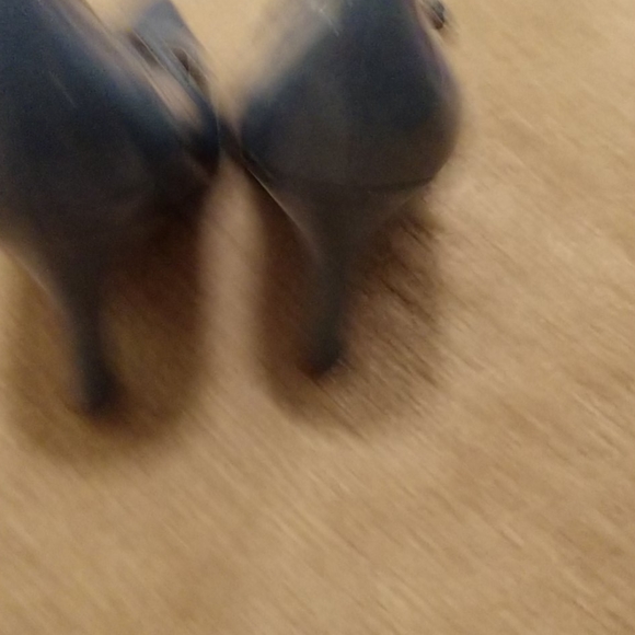 Heels - Picture 3 of 5